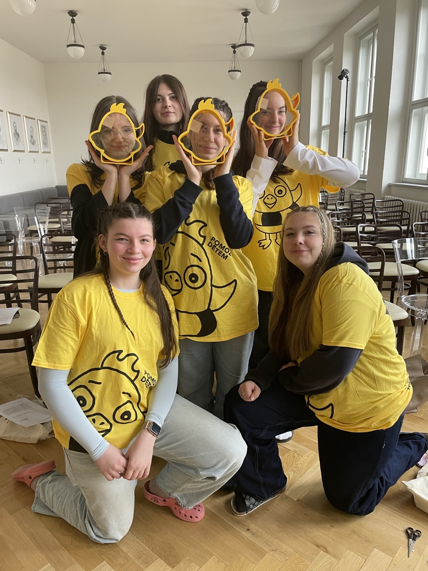 POMÁHAT JE LEHKÉ JAKO PÍRKO